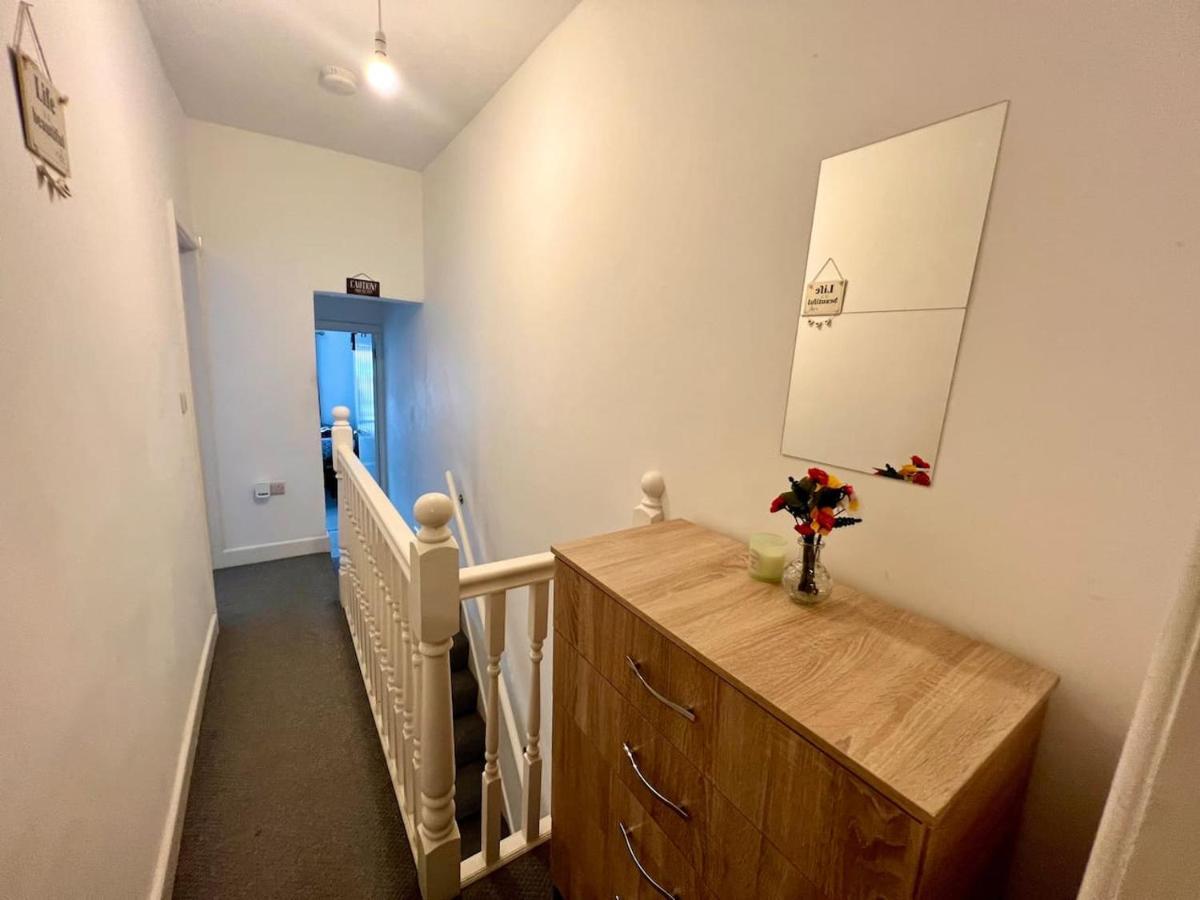 4 Bedroom Terrace House Wellingborough Luaran gambar