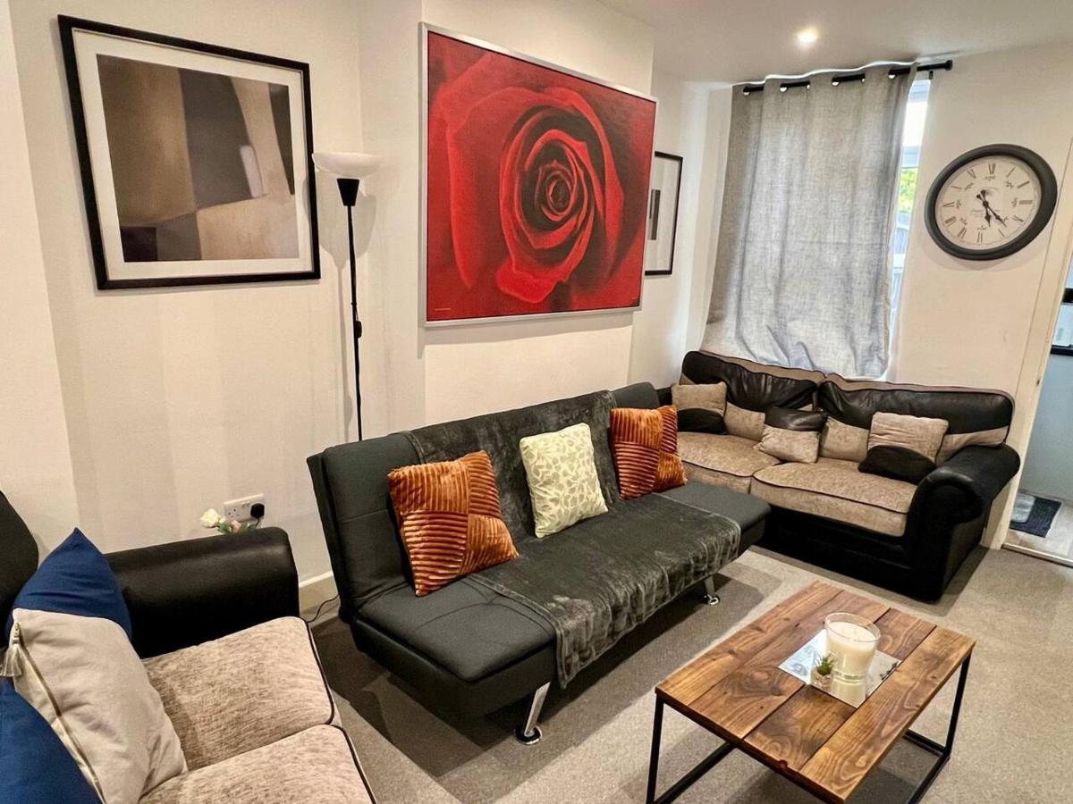 4 Bedroom Terrace House Wellingborough Luaran gambar