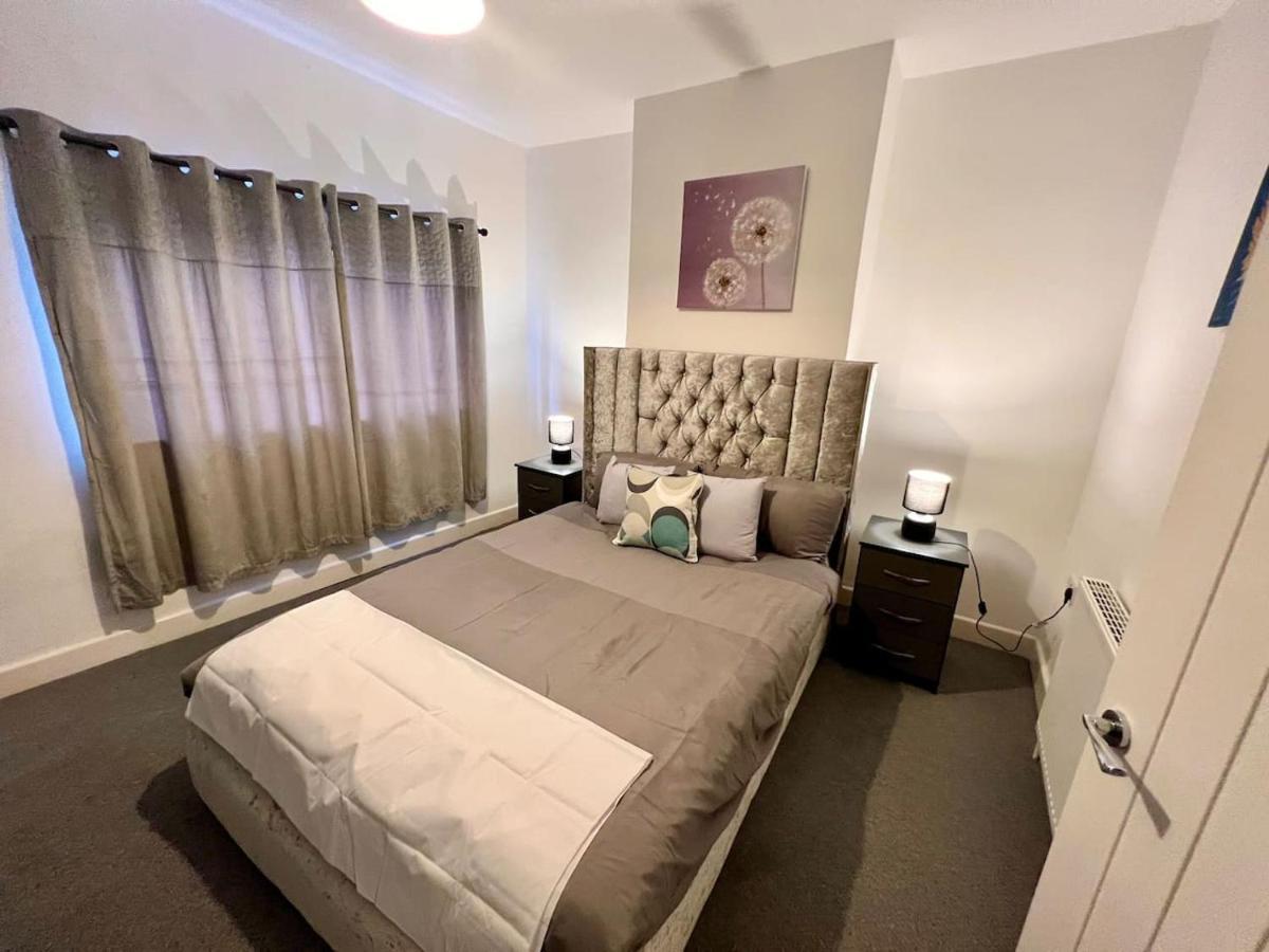 4 Bedroom Terrace House Wellingborough Luaran gambar