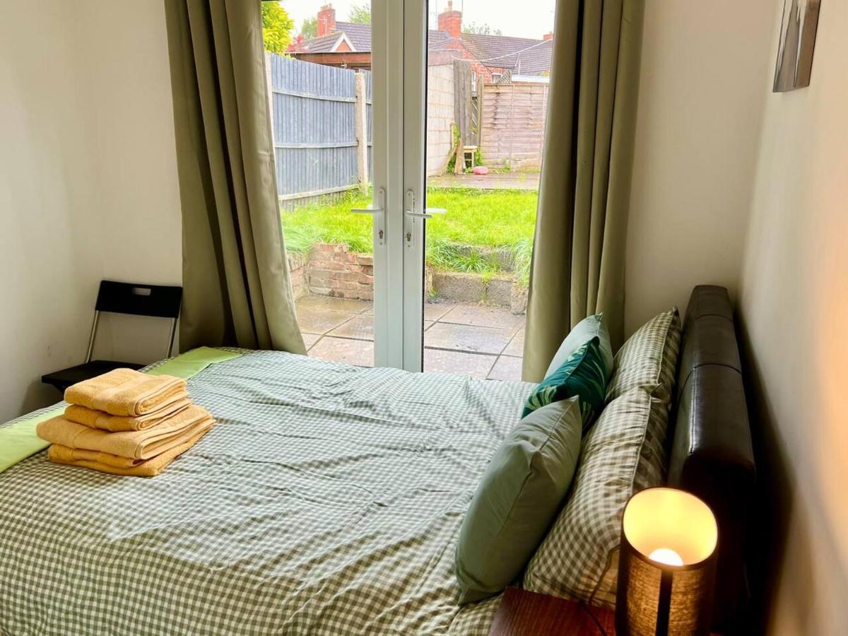 4 Bedroom Terrace House Wellingborough Luaran gambar