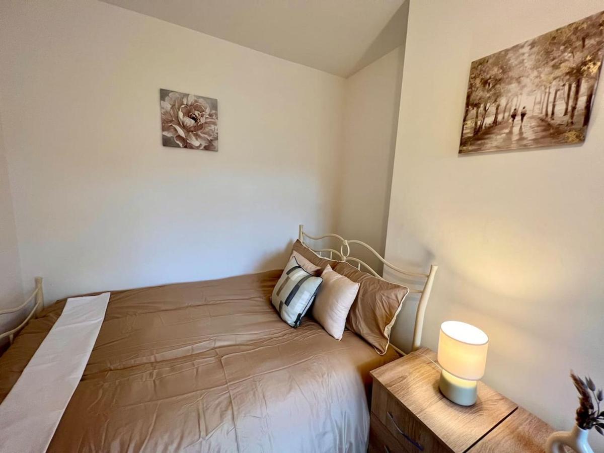 4 Bedroom Terrace House Wellingborough Luaran gambar