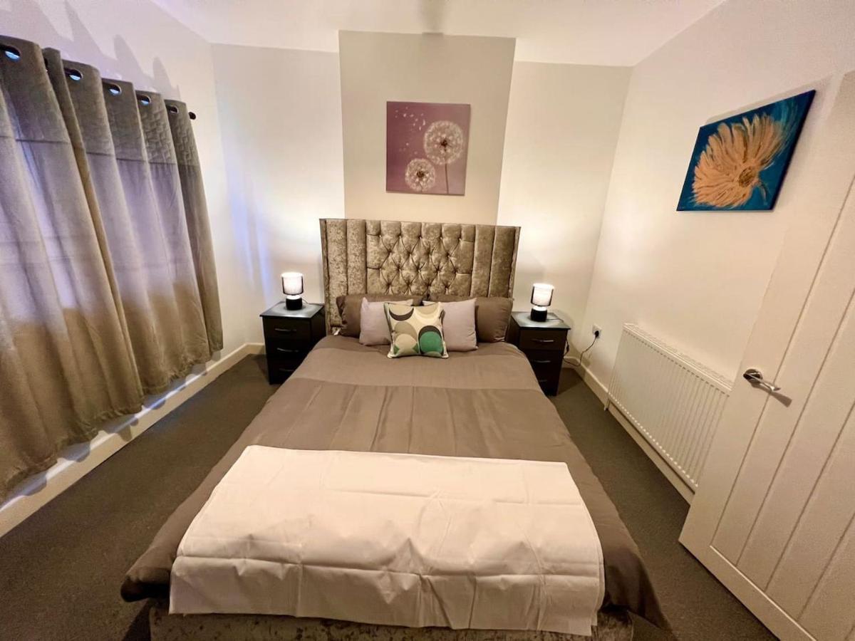 4 Bedroom Terrace House Wellingborough Luaran gambar