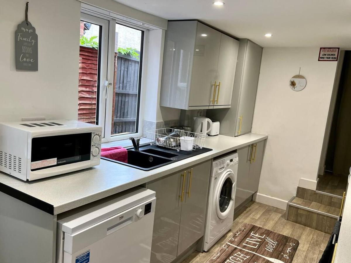 4 Bedroom Terrace House Wellingborough Luaran gambar